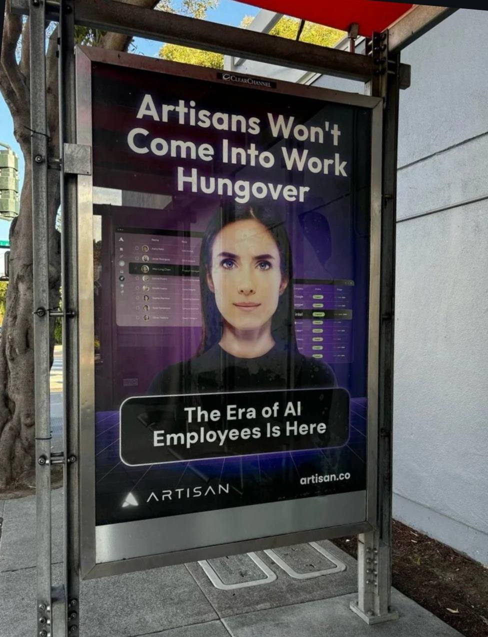 Бум продвижения AI в наружке одного города.
